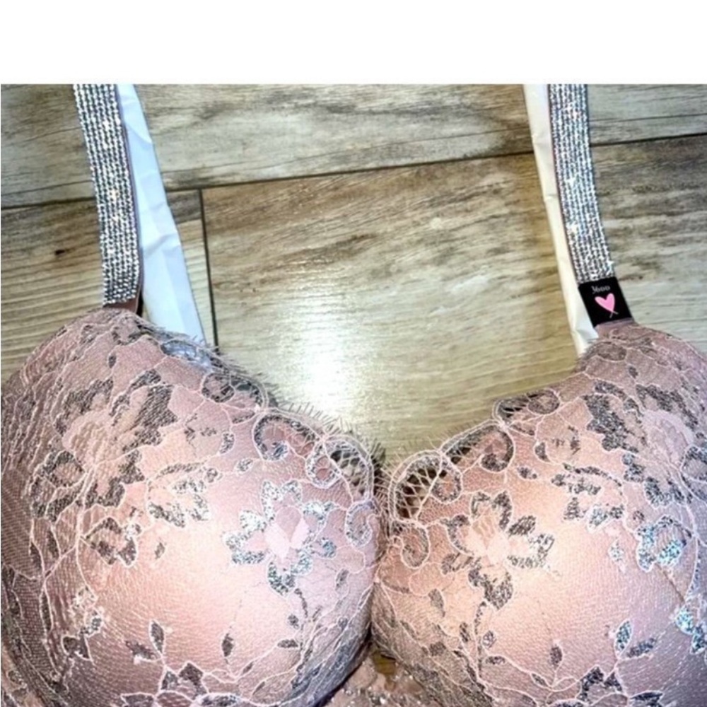 Elegant Lace Lingerie Set in Cream - Picture 5 of 13